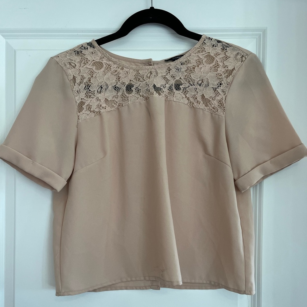 Tan Short Sleeve Blouse with Lace Detailing and Golden Buttons